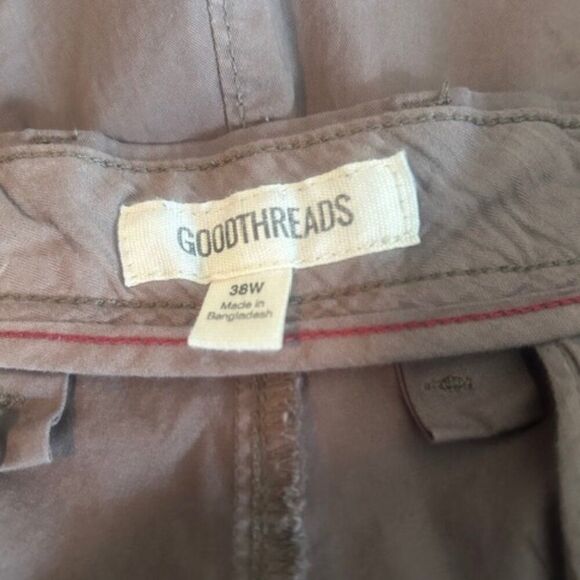 Goodthreads Grey 5 pocket Chino shorts, size 38W - Picture 3 of 4